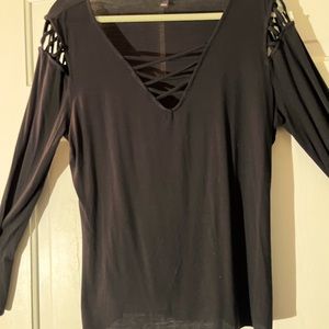 Women’s Rock & Republic Black Knit top/ size xl/sexy cross cross cut outs